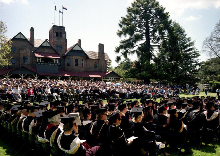 新英格兰大学faculty of humanities, arts, social sciences and